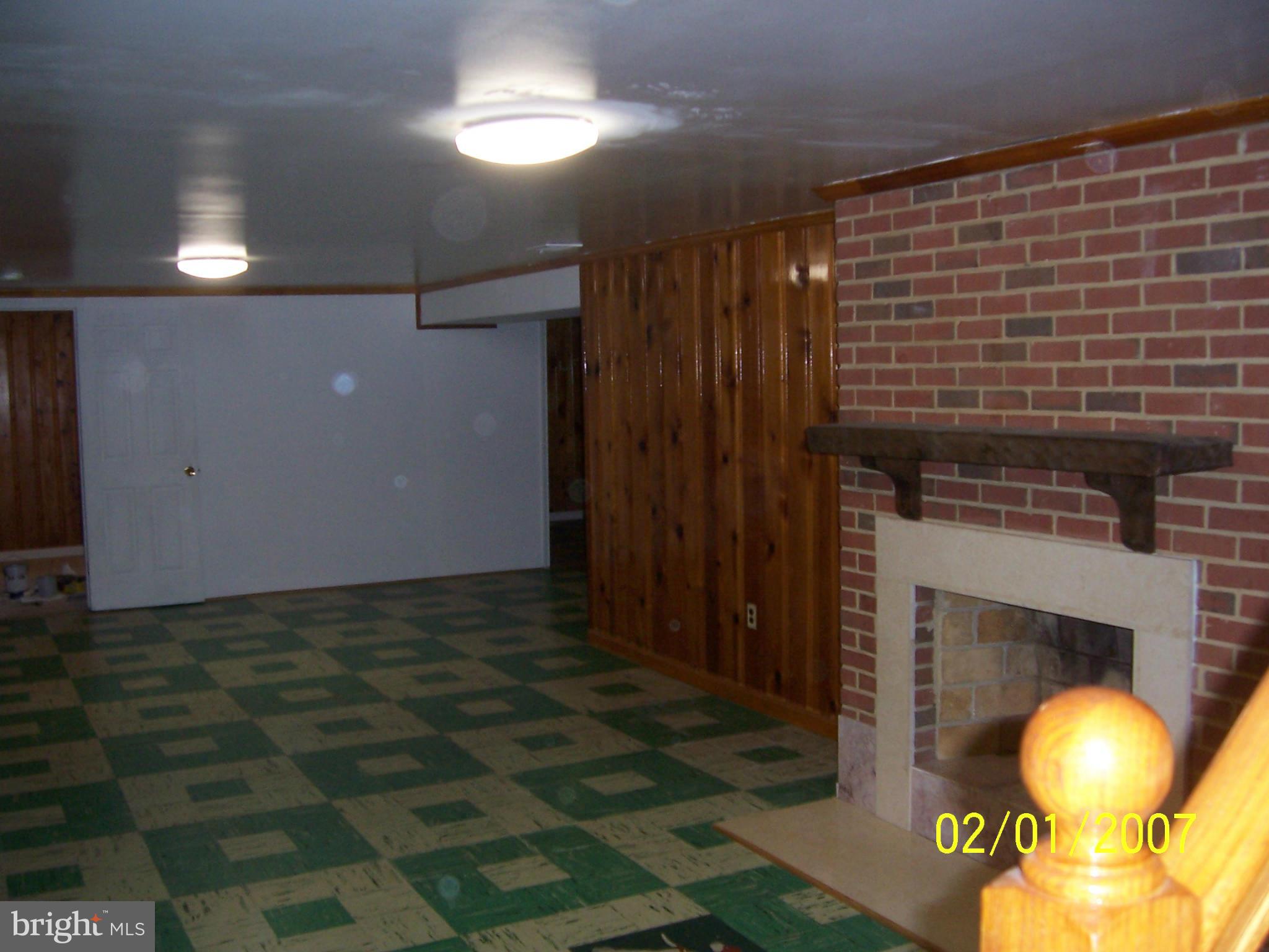 5502 Heming Avenue Springfield, VA 22151 - Photo 20 of 27 Family Room