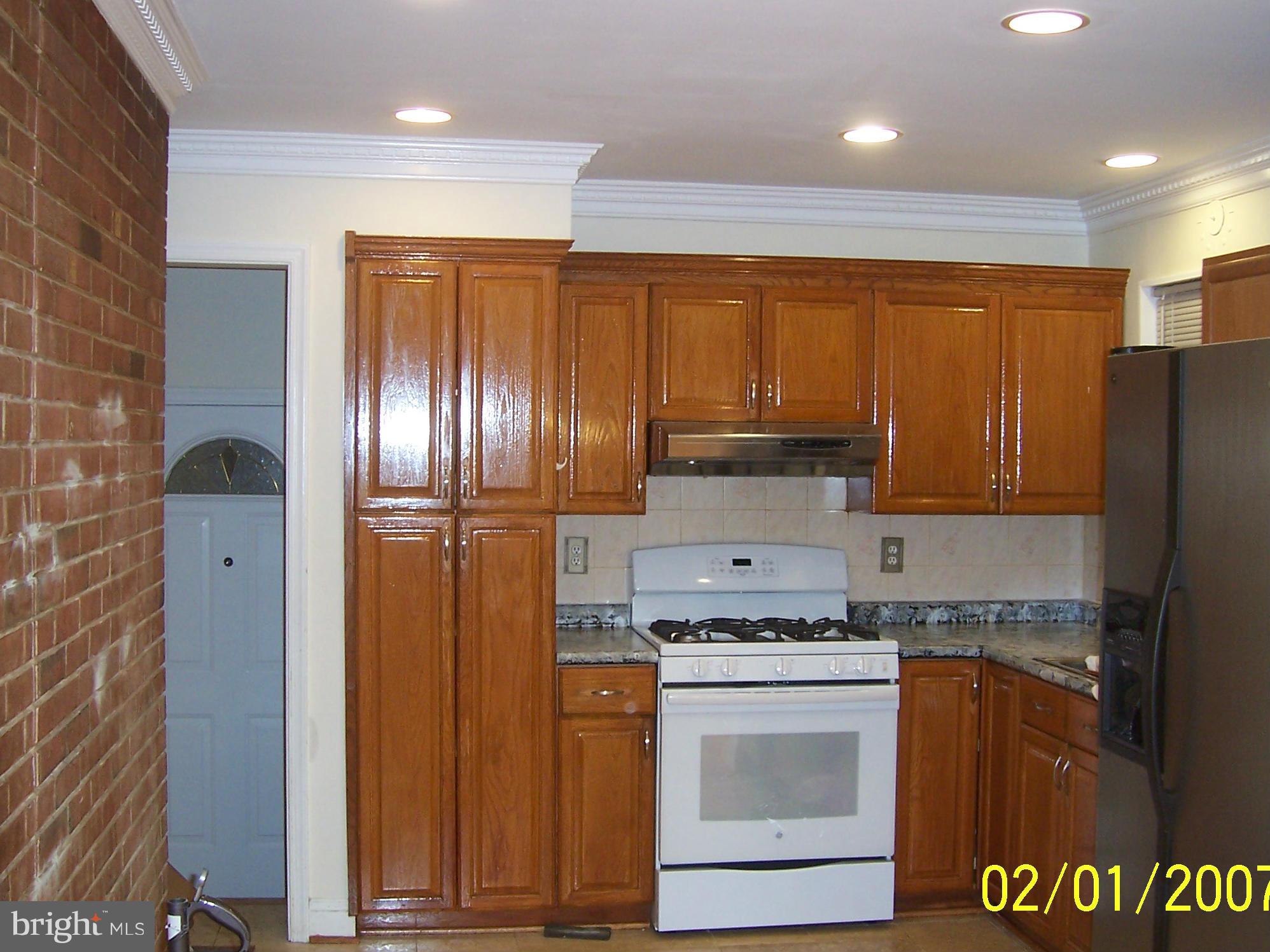 5502 Heming Avenue Springfield, VA 22151 - Photo 3 of 27 Kitchen
