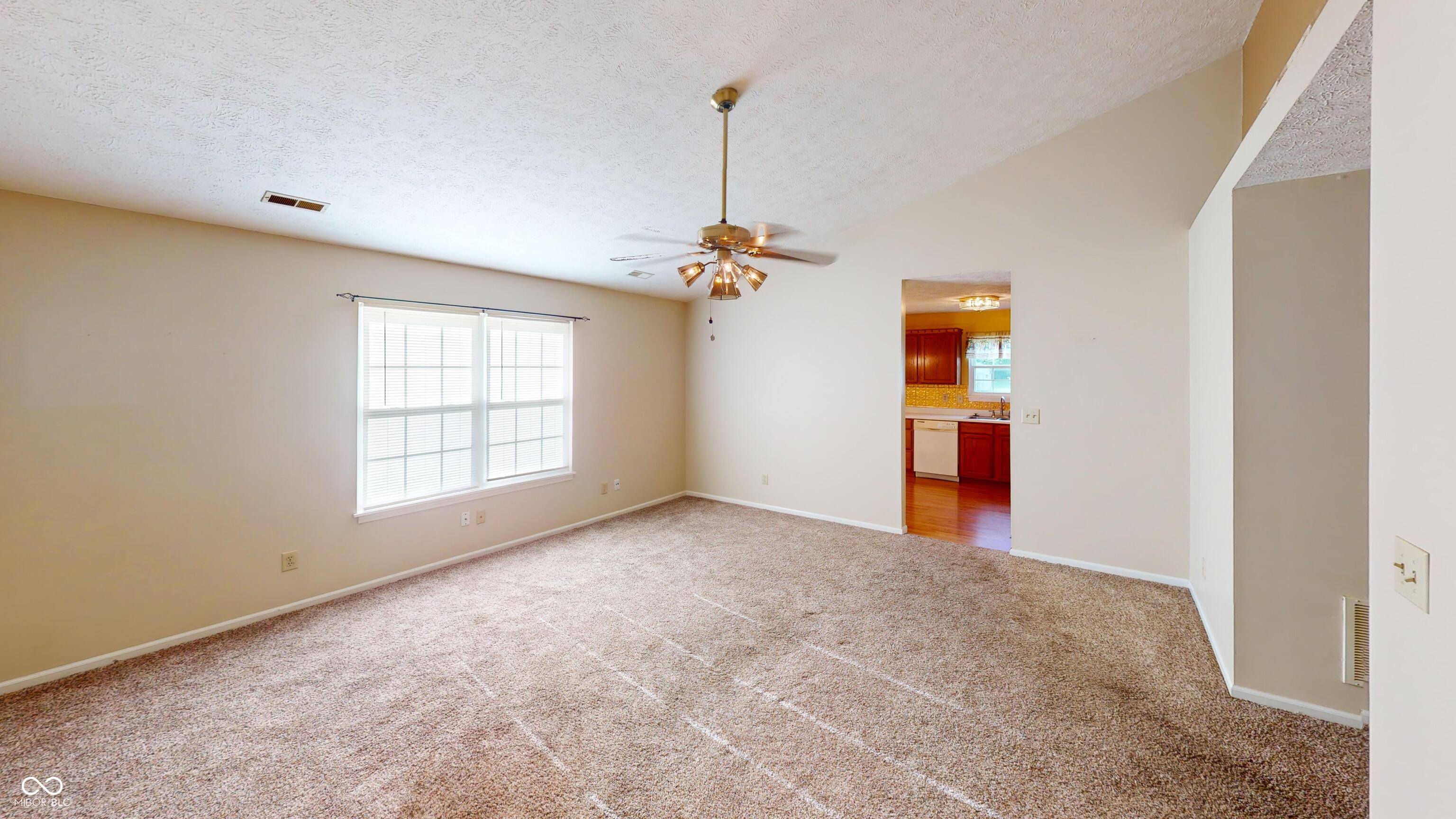 1096 Bumblebee Way Greenfield, IN 46140 - Photo 8 of 57