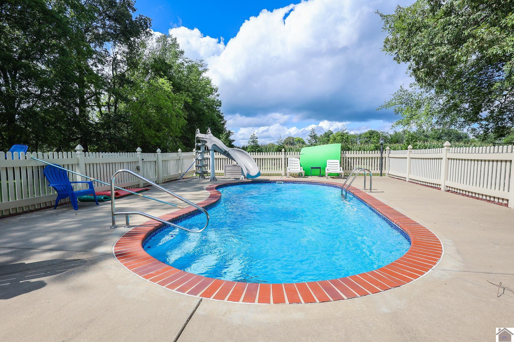 6755 Clinton Road Paducah, KY 42001 - Photo 7 of 25 Pool