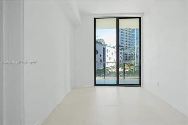 $450,000 | Paraiso Bayviews, Miami, FL 33137