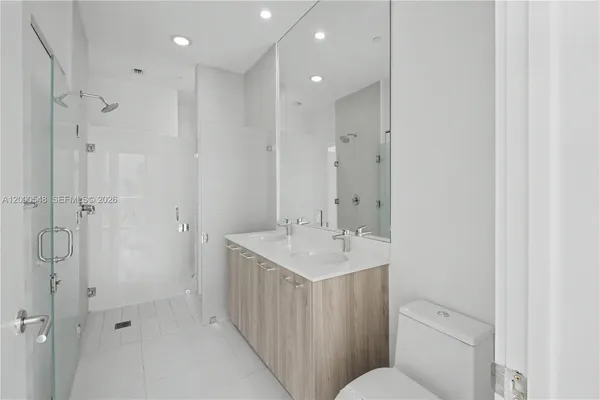 $450,000 | Paraiso Bayviews, Miami, FL 33137