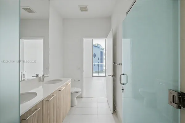 $450,000 | Paraiso Bayviews, Miami, FL 33137