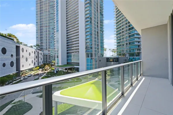 $450,000 | Paraiso Bayviews, Miami, FL 33137