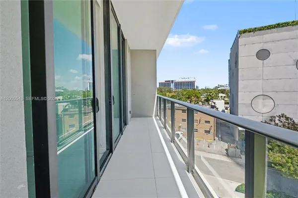 $450,000 | Paraiso Bayviews, Miami, FL 33137