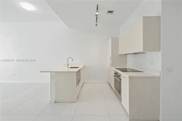 $450,000 | Paraiso Bayviews, Miami, FL 33137