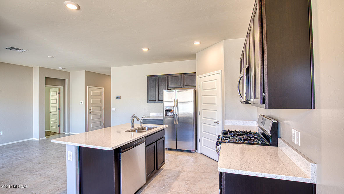 7471 West Elvado Road Tucson, AZ 85757 - Photo 10 of 25 Gallery Image 10
