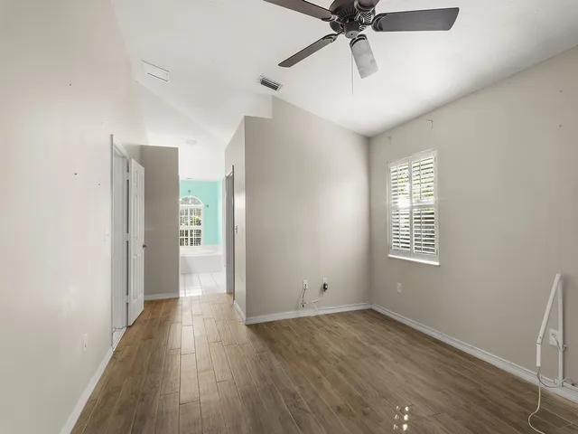 $3,000 | 819 20th Avenue, Vero Beach, FL 32960