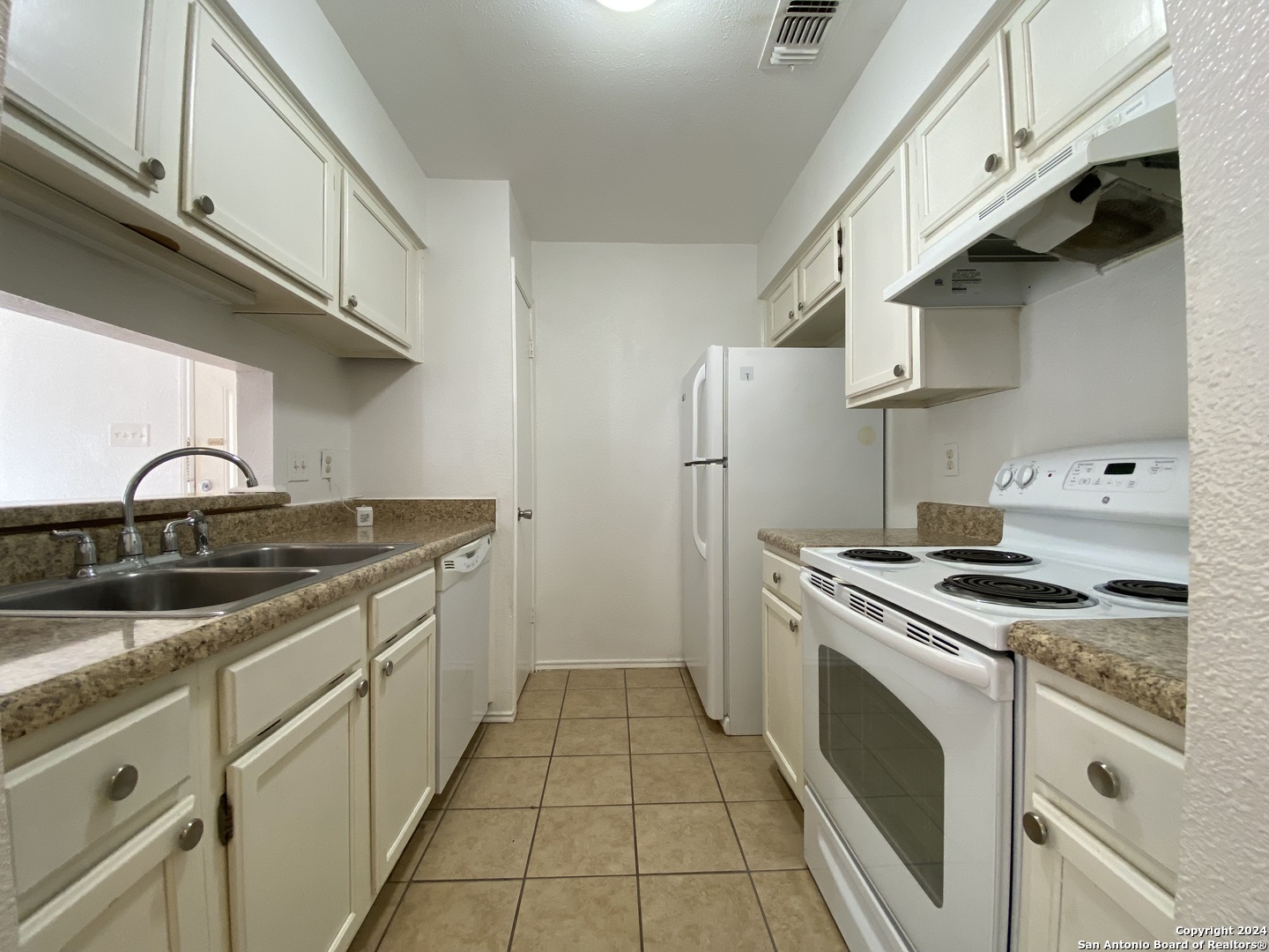 810 Station Street Converse, TX 78109 - Photo 17 of 26