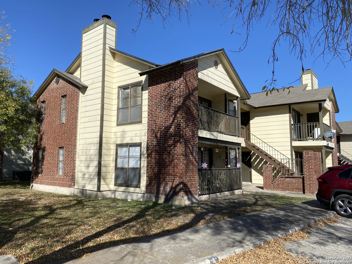 810 Station Street Converse, TX 78109 - Photo 3 of 26