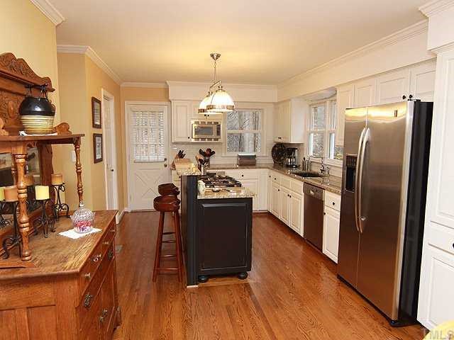 8704 Cliff Top Court Raleigh, NC 27613 - Photo 9 of 25