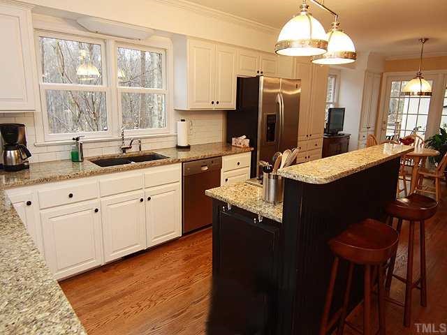8704 Cliff Top Court Raleigh, NC 27613 - Photo 10 of 25