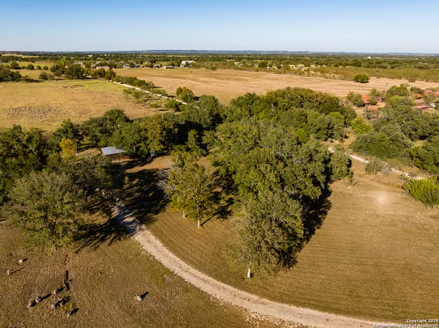 $1,600,000 | 387 Schmidtzinsky Road, Fredericksburg, TX 78624