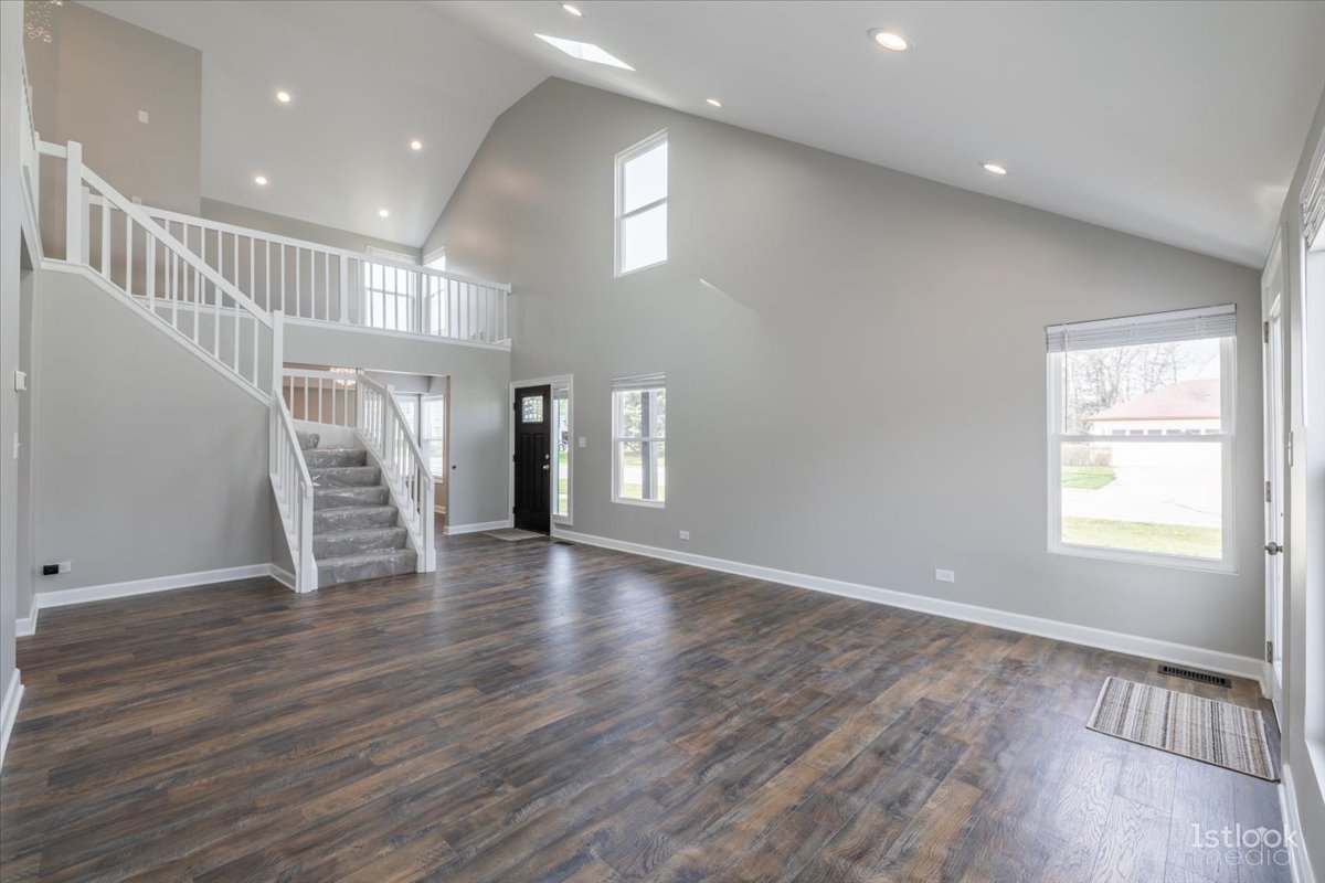 1801 Shetland Road Naperville, IL 60565 - Photo 3 of 19