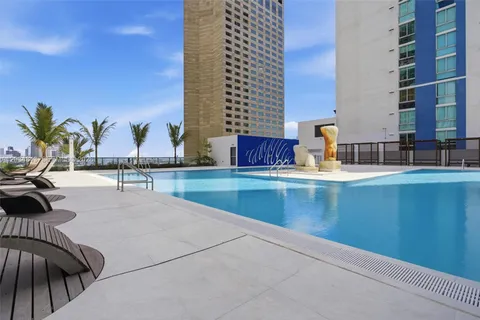 $635,000 | 325 South Biscayne Boulevard, Unit 4022, Miami, FL 33131