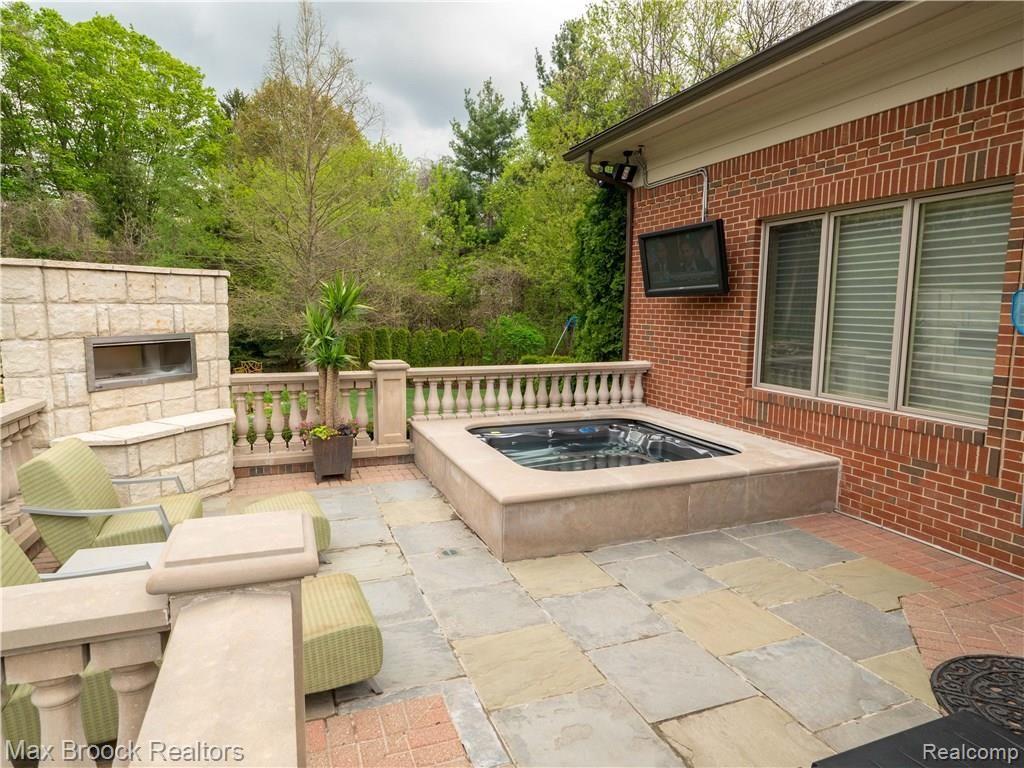 32845 Whatley Road Franklin, MI 48025 - Photo 61 of 68 P1199637-HDR.jpg