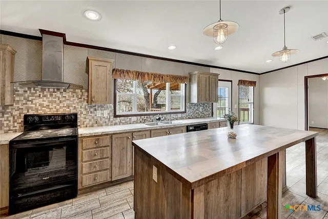 $429,000 | 345 Shorthorn Road, Stockdale, TX 78160