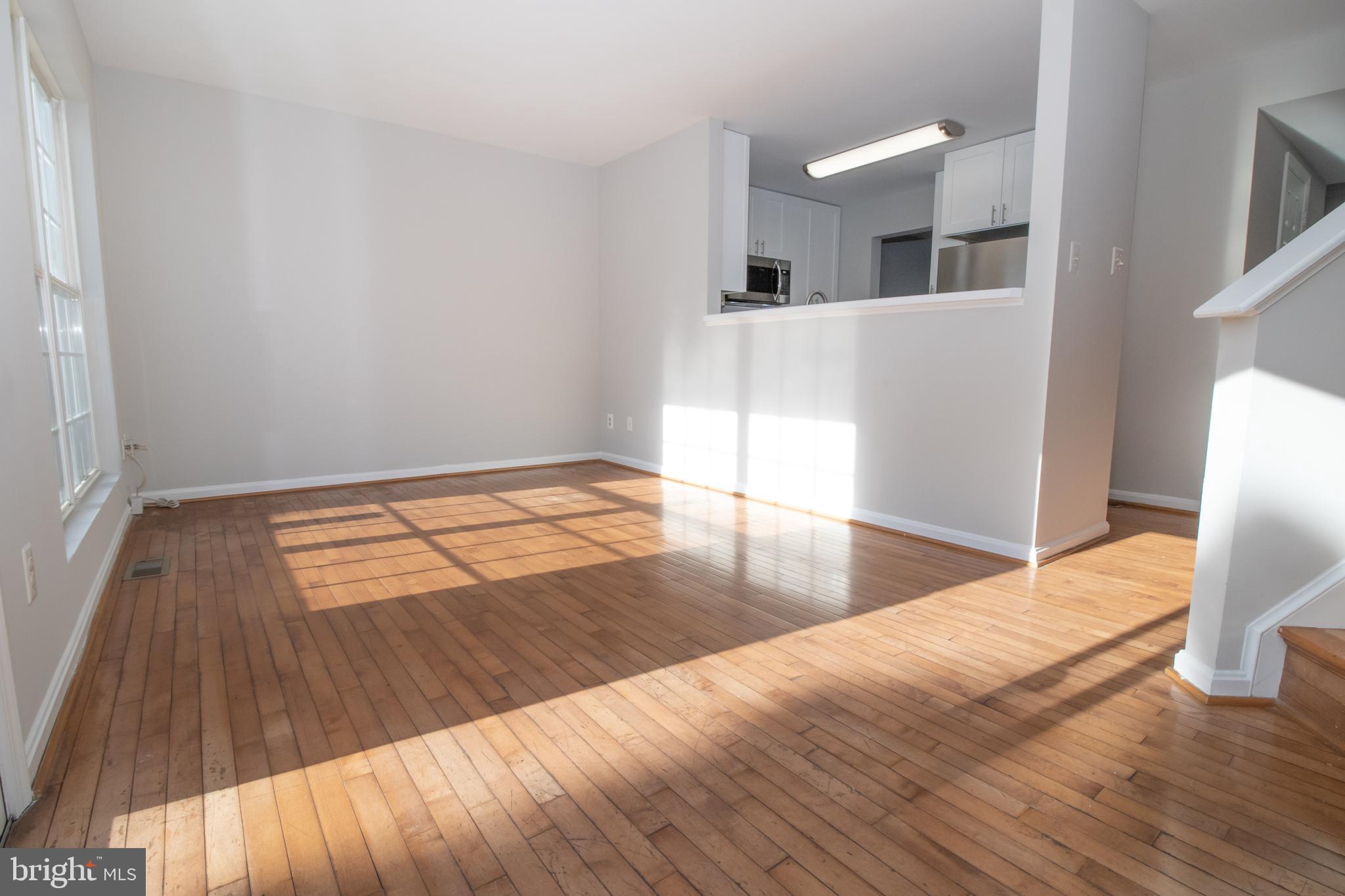 6129 Kendra Way Centreville, VA 20121 - Photo 3 of 51