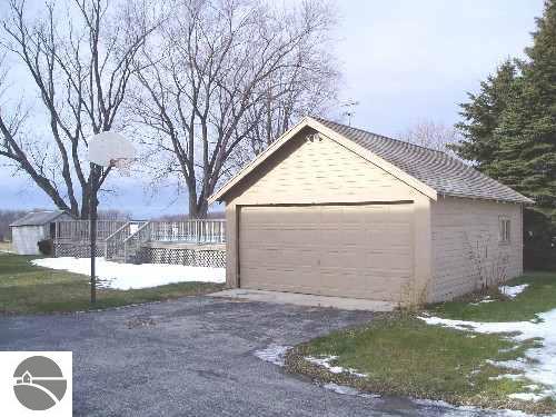 16213 Center Road Traverse City, MI 49686 - Photo 3 of 6 1646926-2.JPG
