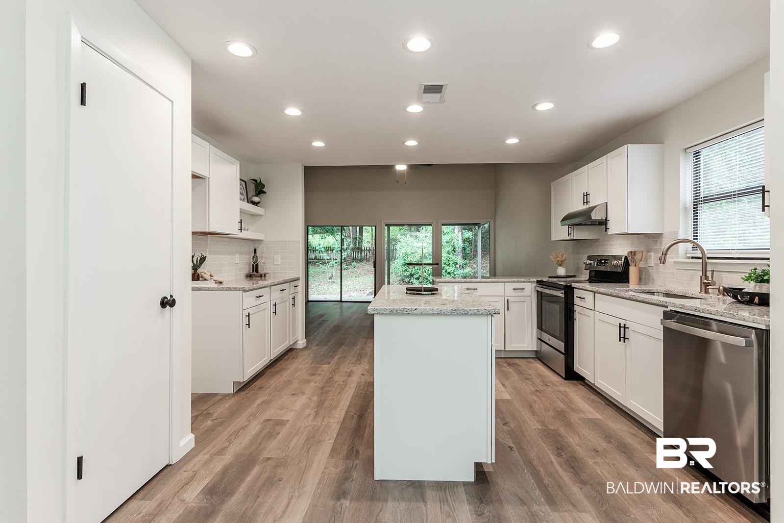 371 Ridgewood Drive Daphne, AL 36526 - Photo 10 of 44