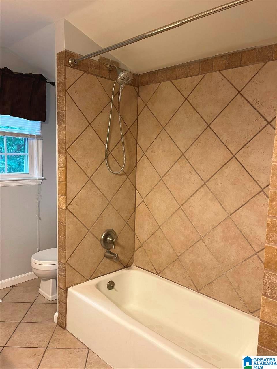 2701 Royal Lane Pelham, AL 35124 - Photo 23 of 32