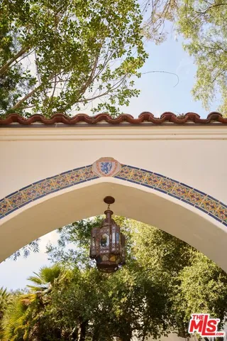 $8,195,000 | 2666 Aberdeen Avenue, Los Angeles, CA 90027