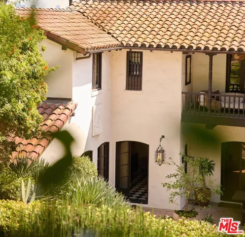 $8,195,000 | 2666 Aberdeen Avenue, Los Angeles, CA 90027