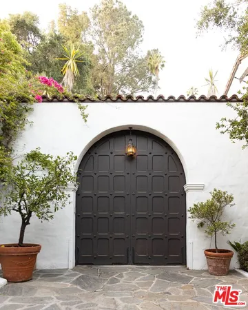 $8,195,000 | 2666 Aberdeen Avenue, Los Angeles, CA 90027
