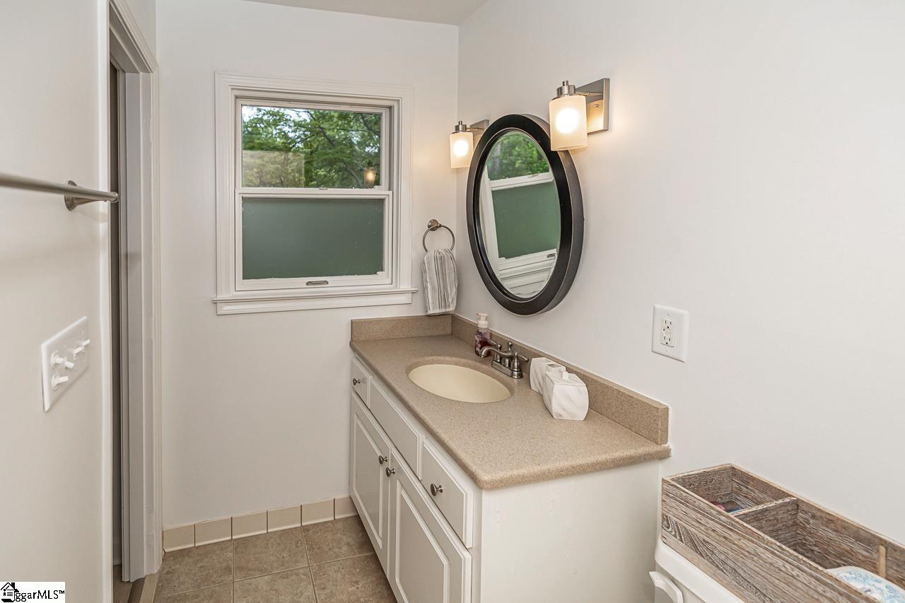 104 Dumbarton Avenue Simpsonville, SC 29681 - Photo 4 of 32