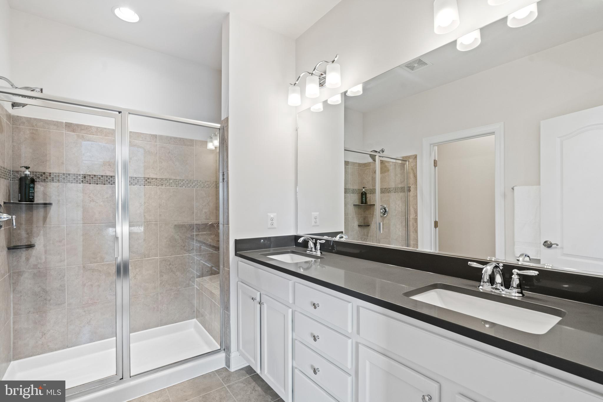 46083 Hall Road Sterling, VA 20166 - Photo 20 of 32