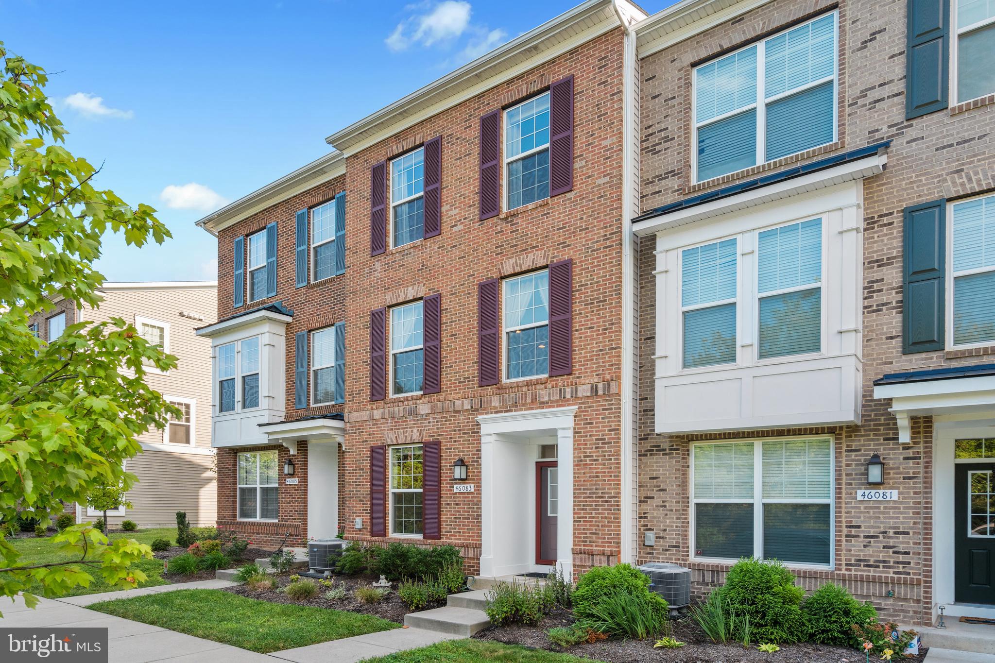 46083 Hall Road Sterling, VA 20166 - Photo 3 of 32