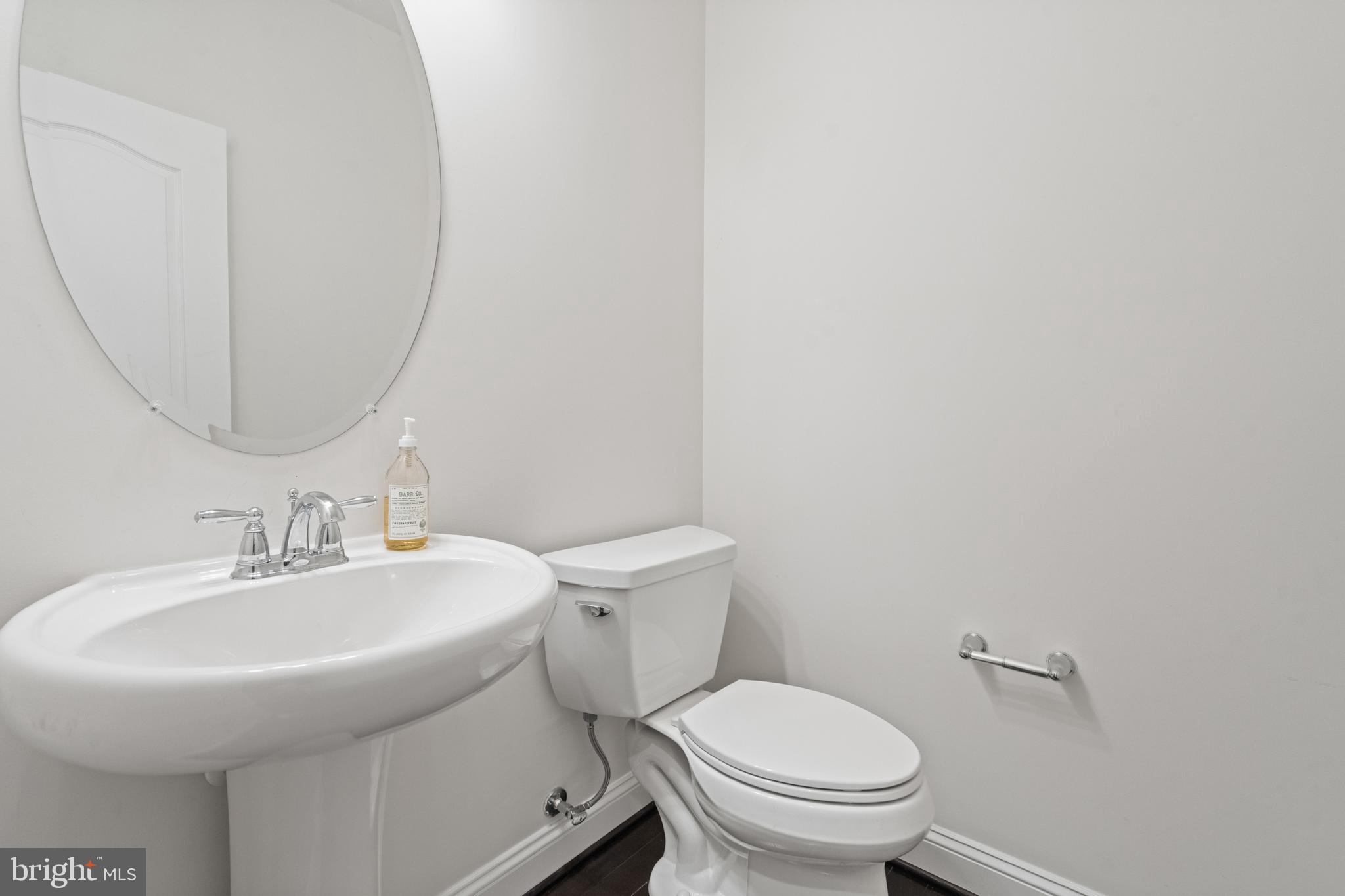 46083 Hall Road Sterling, VA 20166 - Photo 9 of 32