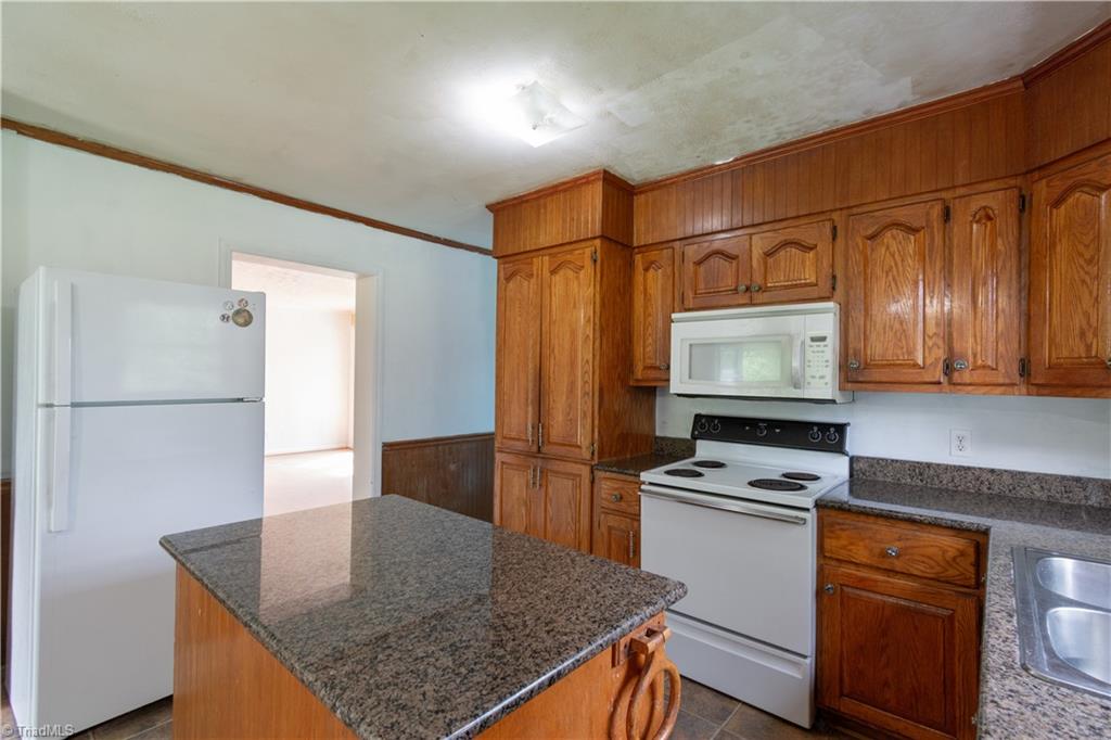 1106 Bob Mabe Road Danbury, NC 27016 - Photo 10 of 35 Gallery Image 10