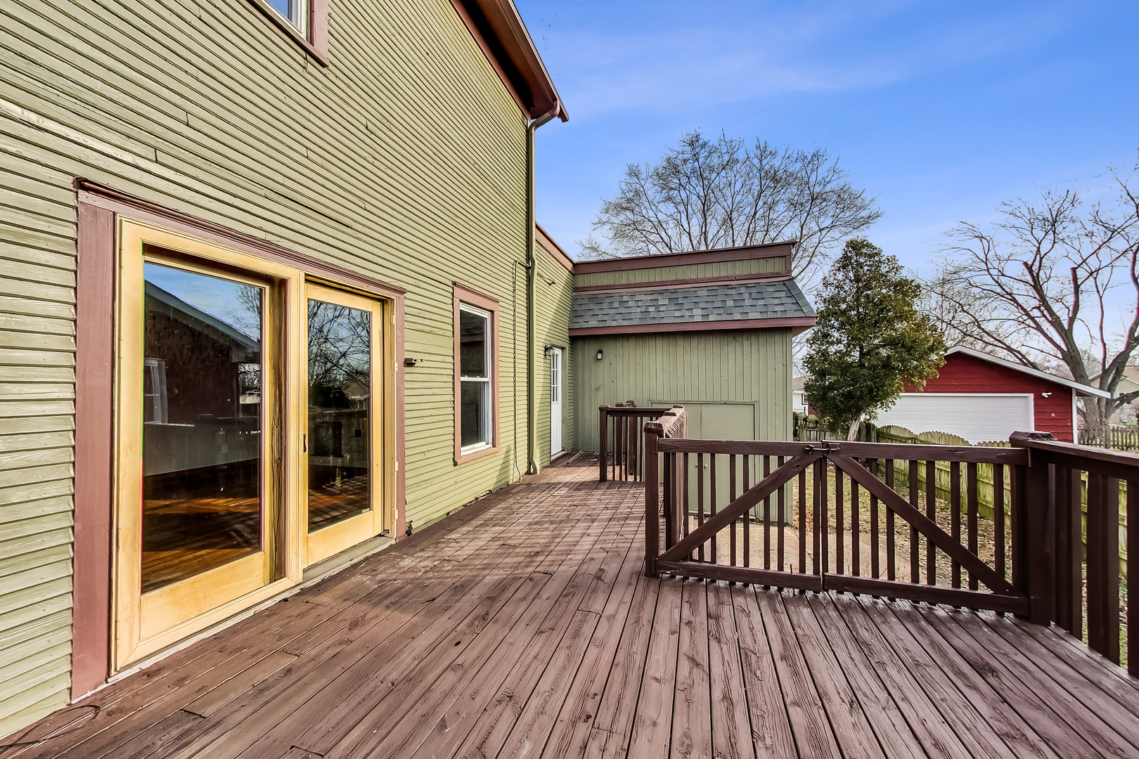 207 Center Road Frankfort, IL 60423 - Photo 30 of 41 a view of a house with a deck
