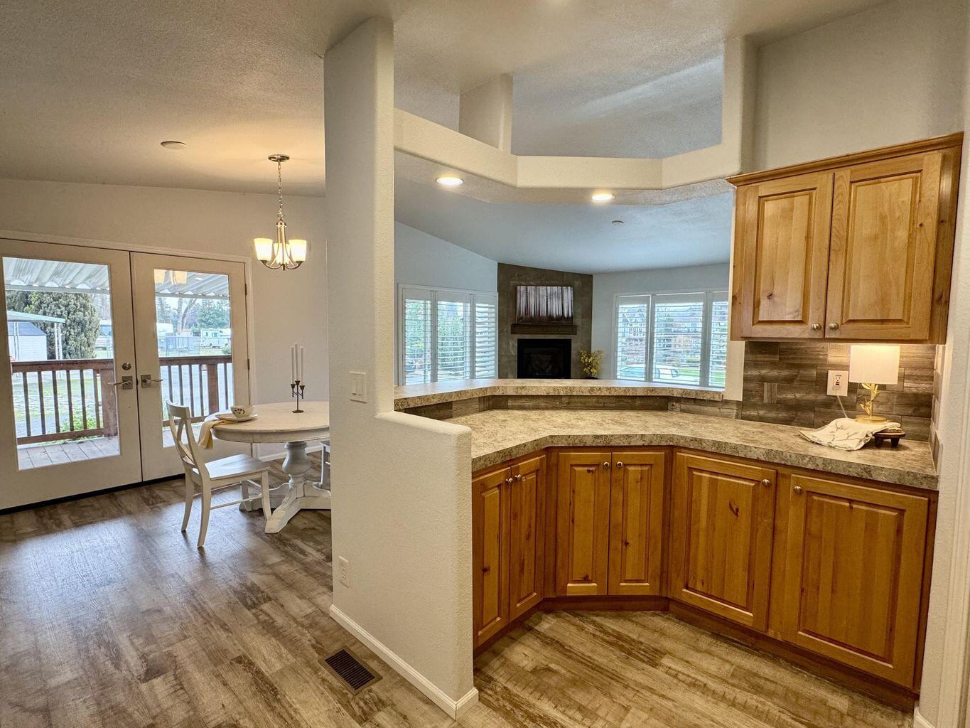2379 Southwest Webster Road Grants Pass, OR 97526 - Photo 12 of 40 20250110021036689343000000-o