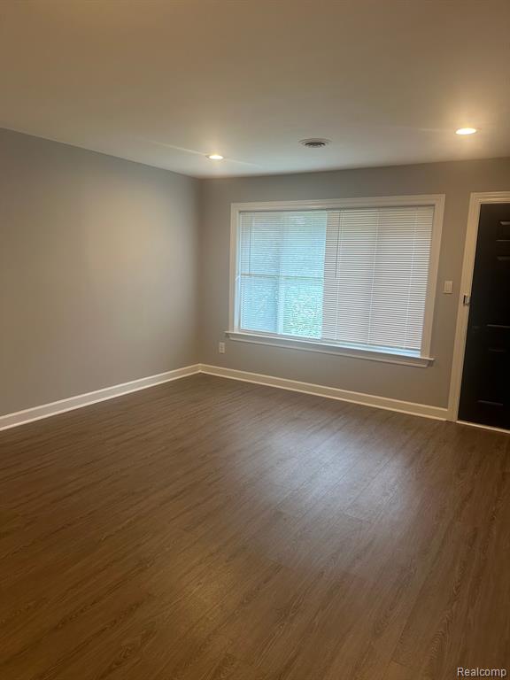 4411 Crooks Road Royal Oak, MI 48073 - Photo 7 of 9