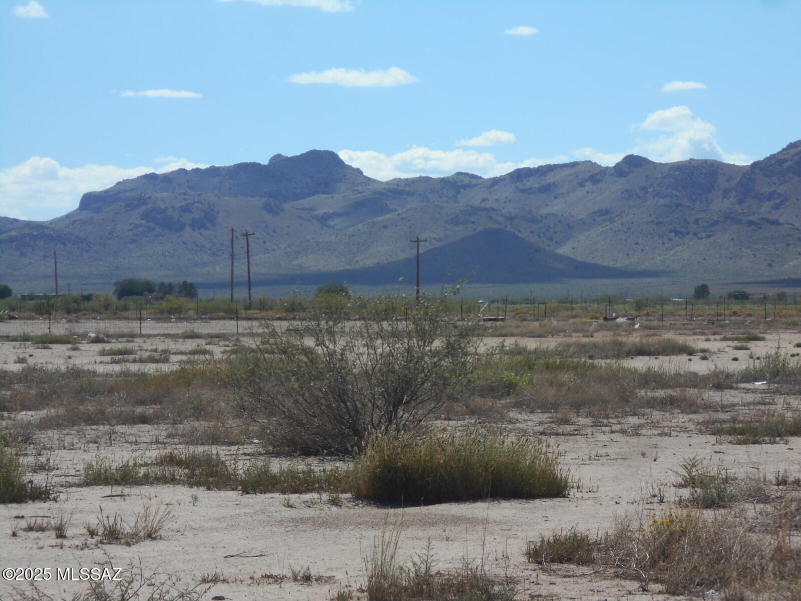 4.7-acres Ingram Road Willcox, AZ 85643 - Photo 1 of 25 a view of a dry yard