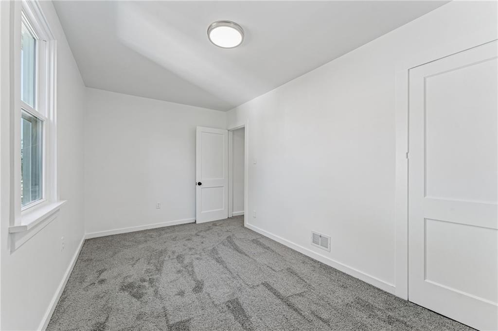 117 Owen Street McKees Rocks, PA 15136 - Photo 20 of 35 an empty room with a window