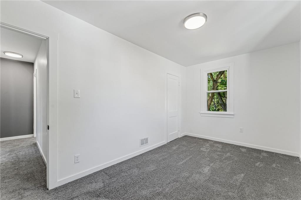 117 Owen Street McKees Rocks, PA 15136 - Photo 22 of 35 an empty room with a window