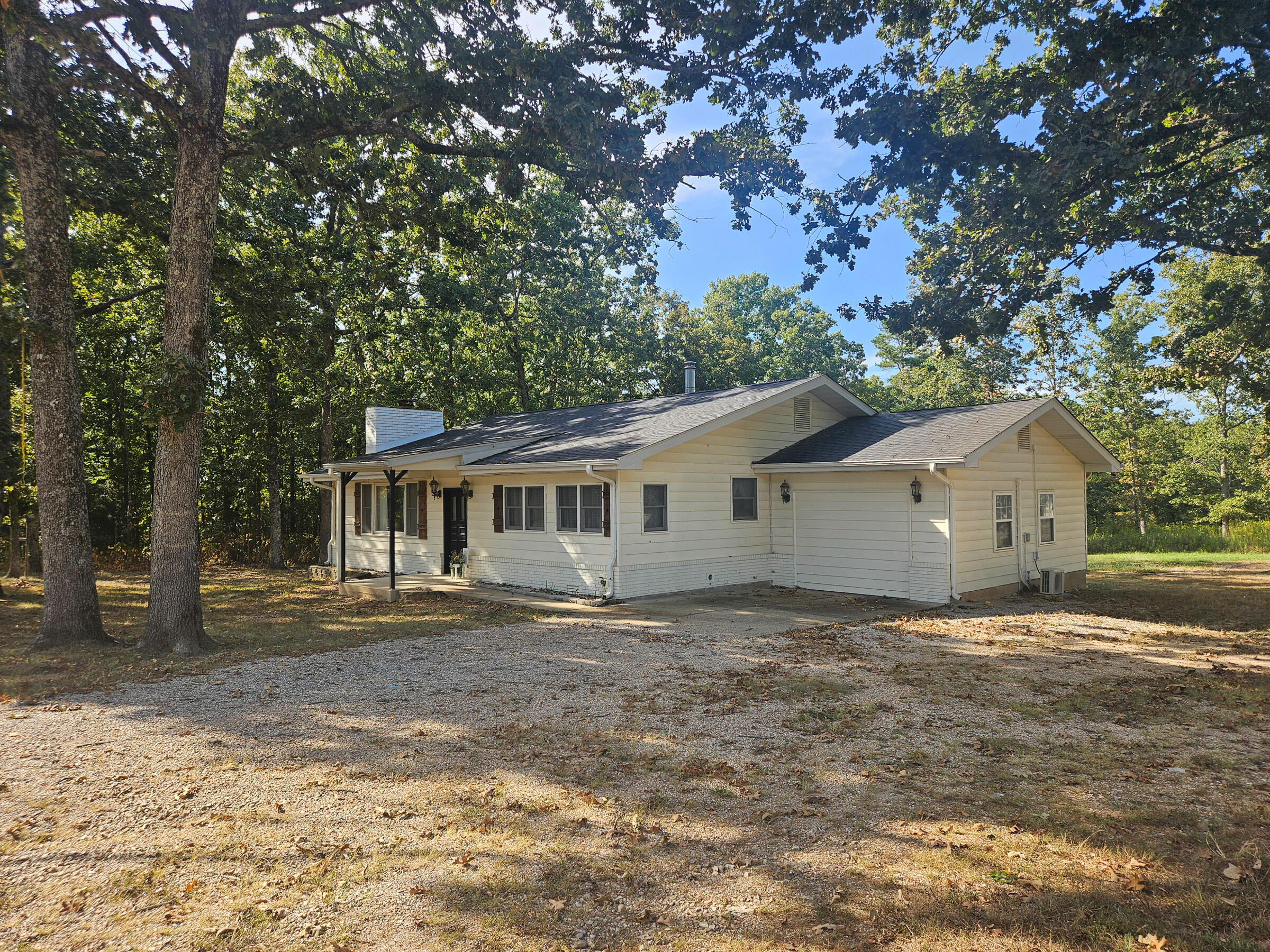 21371 Howell Road Mountain View, MO 65548 - Photo 1 of 41 Spacious Home