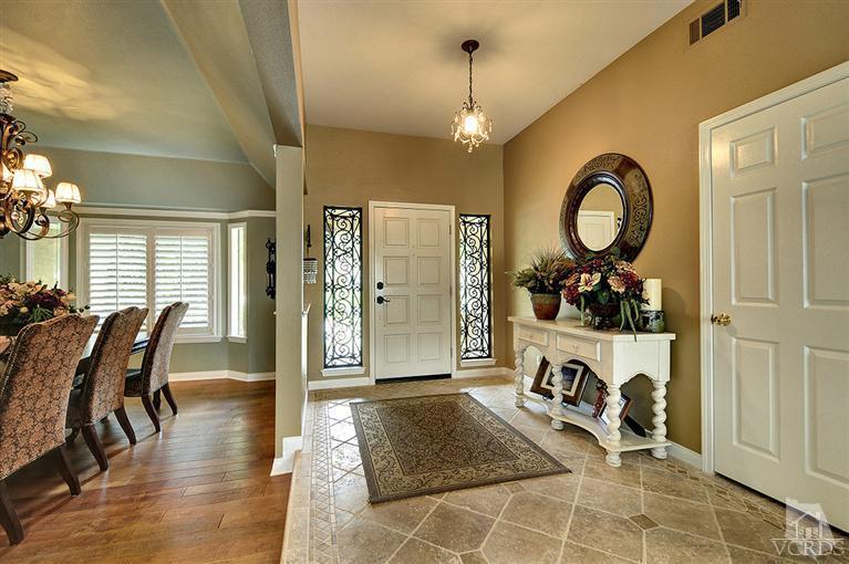 10612 Chippenham Road Camarillo, CA 93012 - Photo 2 of 16 a view of a livingroom with furniture and a window