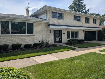 $899,900 | 9200 North Lowell Avenue, Skokie, IL 60076