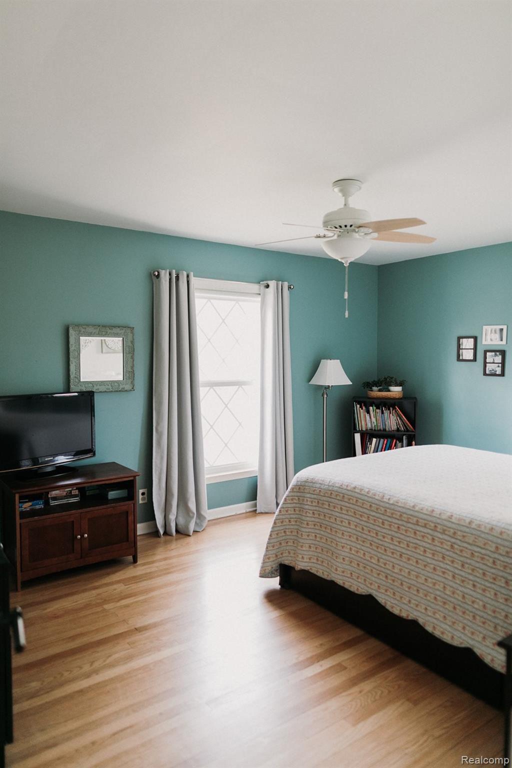 16030 Meadowbrook Road Redford, MI 48239 - Photo 24 of 29 erinhannumphotography_16030meadowbrook-31.jpg