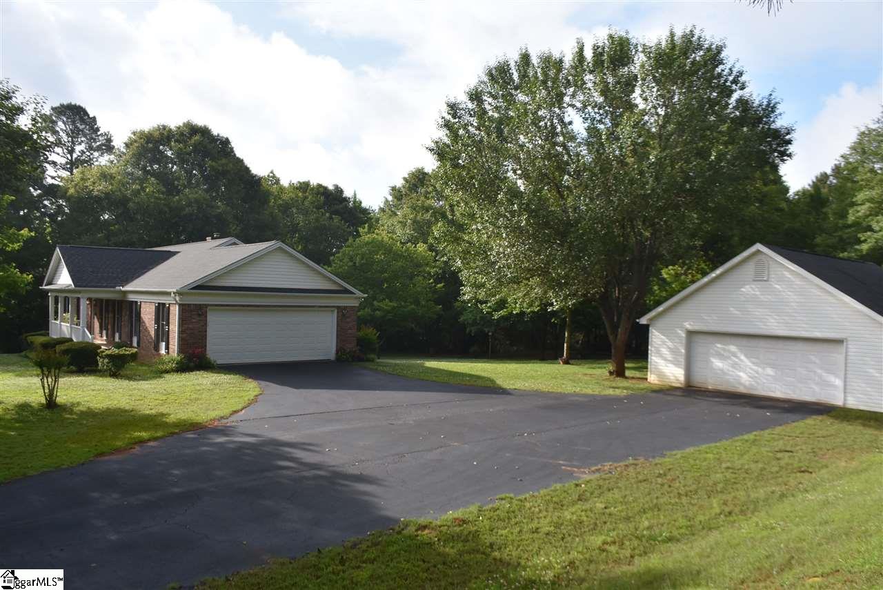 230 Hunter Road Simpsonville, SC 29681 - Photo 2 of 36 Gallery Image 2