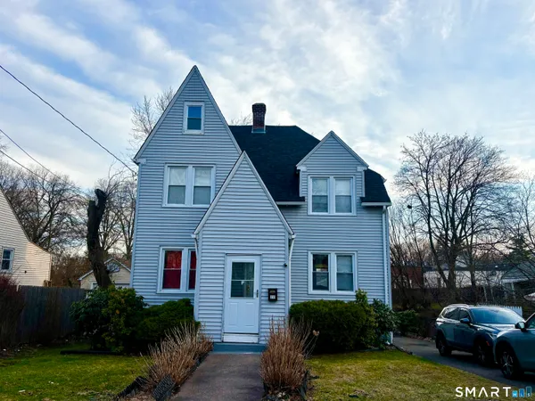 $309,999 | 28 Skitchewaug Street, Windsor, CT 06095