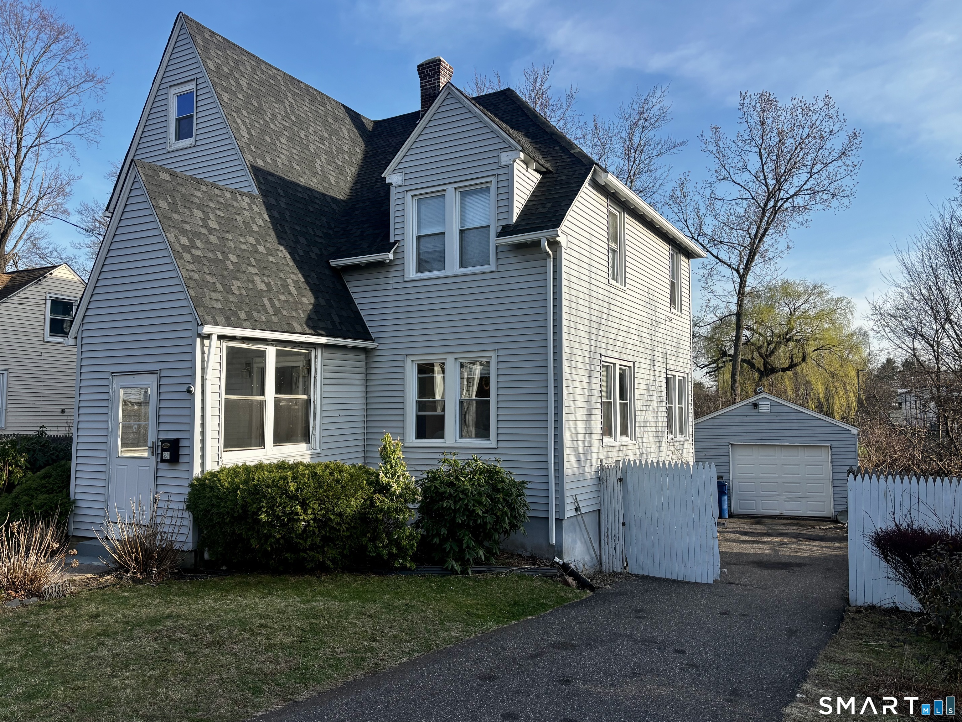 28 Skitchewaug Street Windsor, CT 06095 - Photo 2 of 14