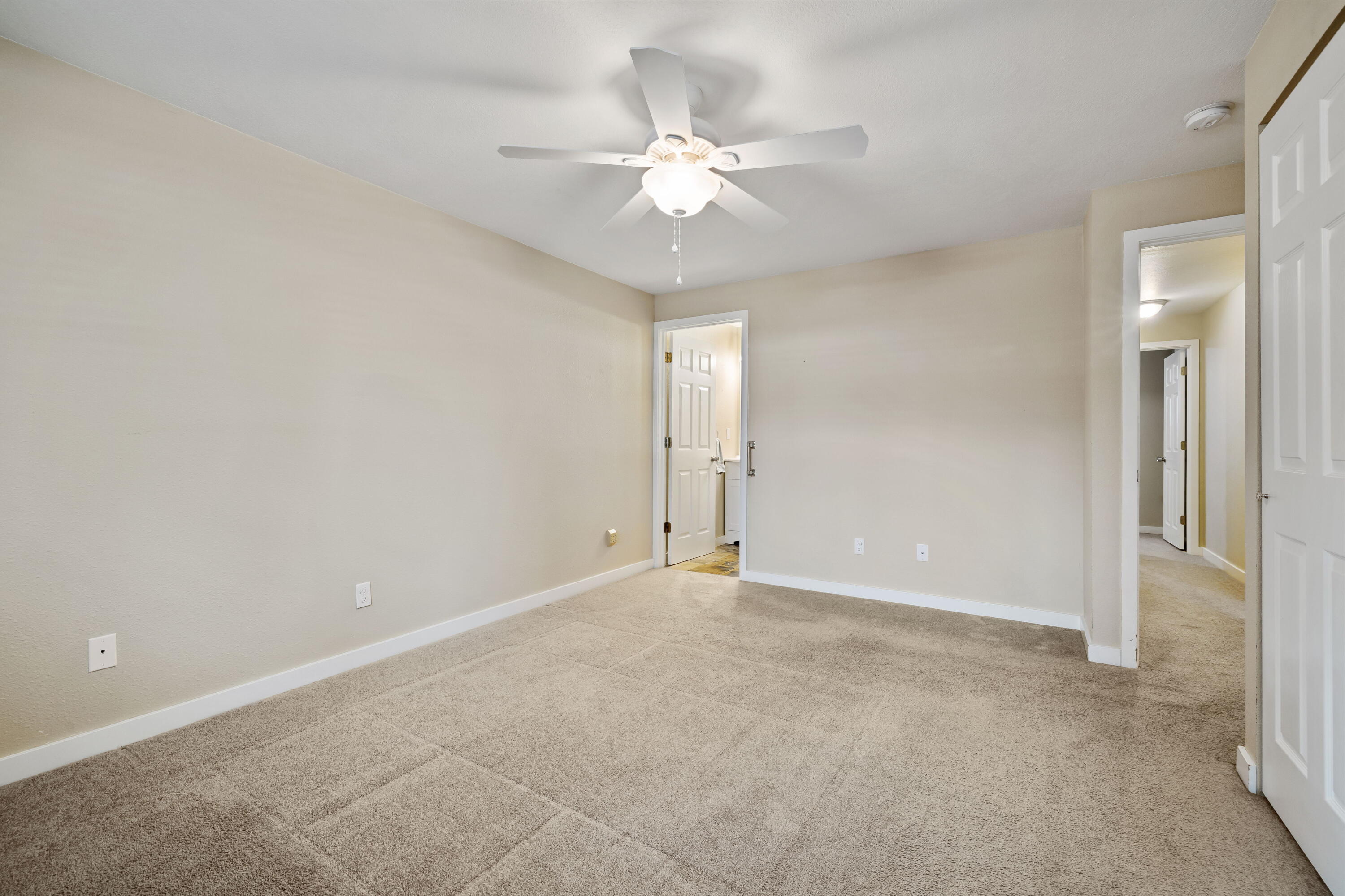 20426 Rae Road Bend, OR 97702 - Photo 14 of 23 primary Bedroom