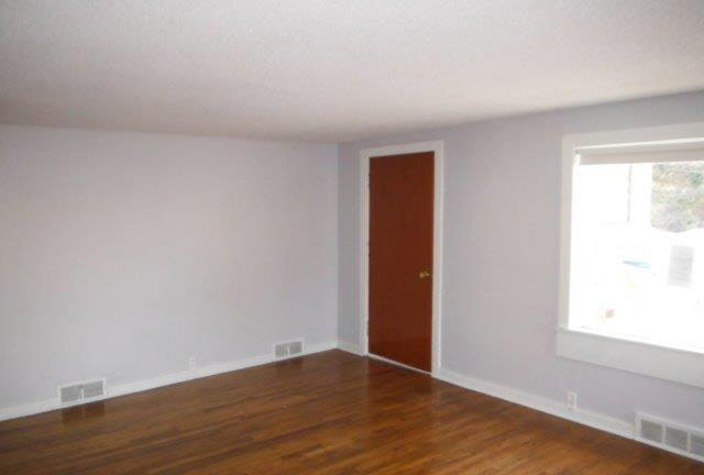 1630 West Ridge Road Bay City, MI 48708 - Photo 4 of 12