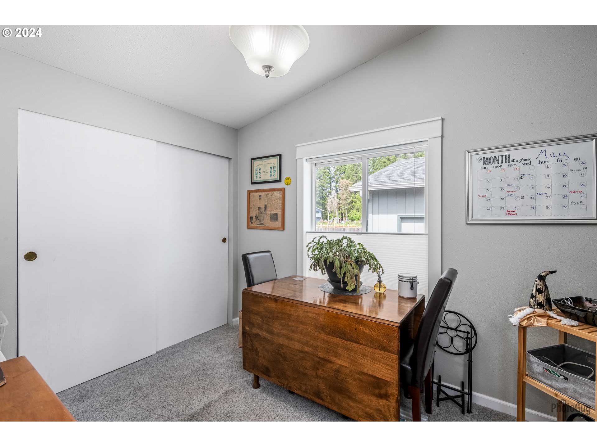 90640 Marcola Road Springfield, OR 97478 - Photo 24 of 40 a room with furniture and window
