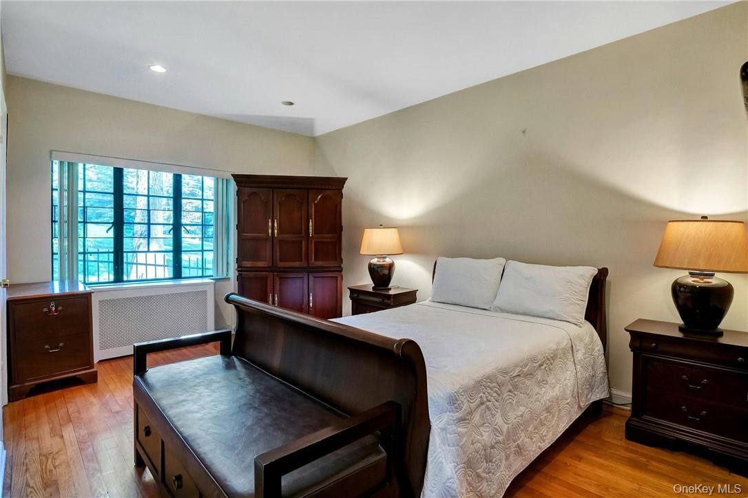 915 Wynnewood Road, Unit G2 Pelham, NY 10803 - Photo 13 of 22 2nd Bedroom with Walk in Closet
